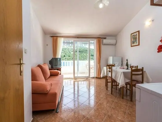 Apart Daire (Miranda - quiet & next to the sea - A)