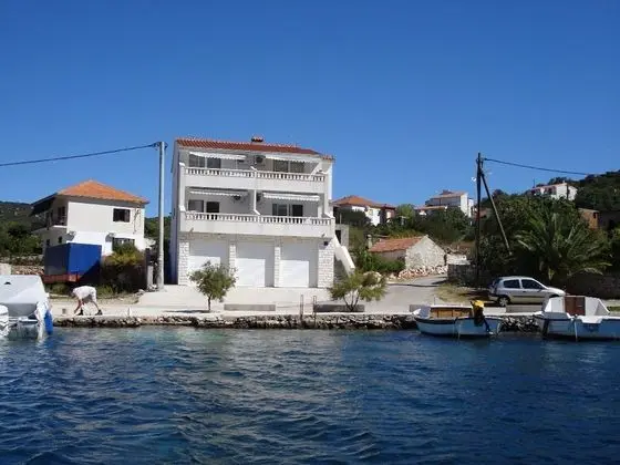 Apart Daire (Miranda - quiet & next to the sea - A)