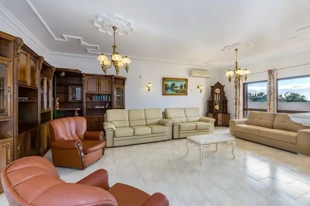 Villa, Sigara İçilebilir