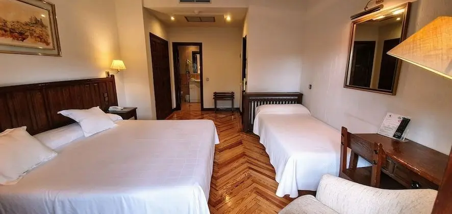 Üç Kişilik Oda (2 adults + 2 children)