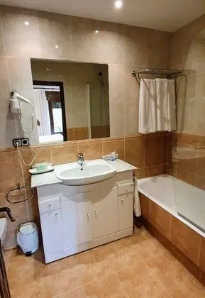 Üç Kişilik Oda (2 adults + 2 children)