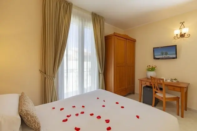 Comfort Tek Büyük Yataklı Oda