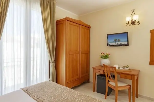 Comfort Tek Büyük Yataklı Oda