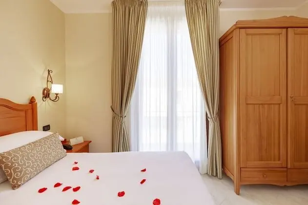 Comfort Tek Büyük Yataklı Oda