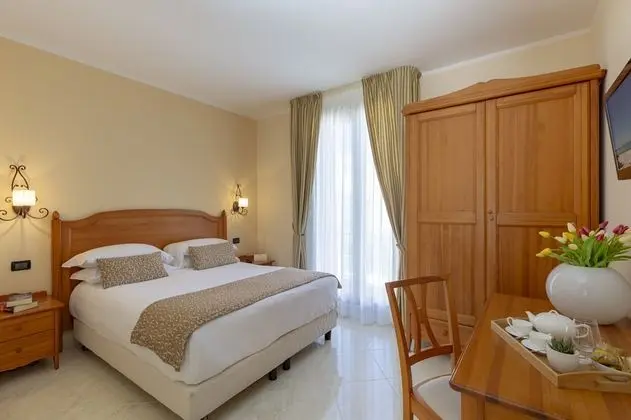 Comfort Tek Büyük Yataklı Oda