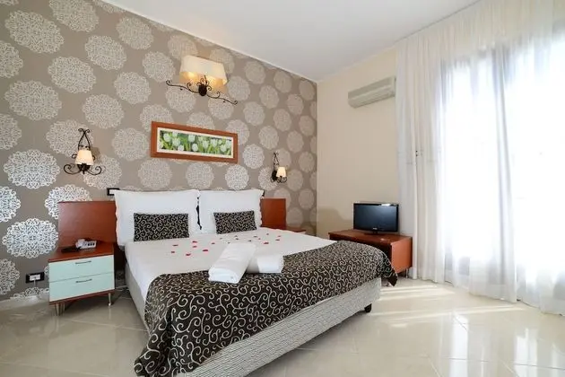 Tek Büyük Yataklı Oda, Ek Bina (Depandance 100m from sea)