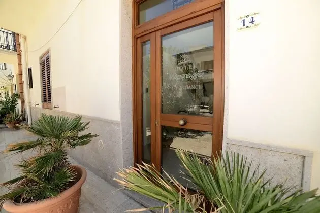 Tek Büyük Yataklı Oda, Ek Bina (Depandance 100m from sea)