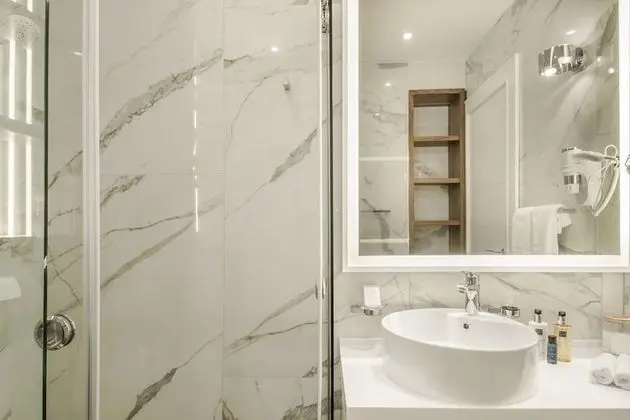 Flamingo Lounge Room