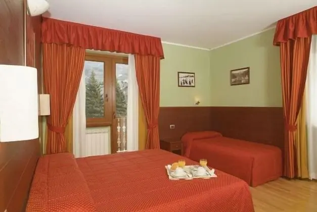 Standard Üç Kişilik Oda, Dağ Manzaralı