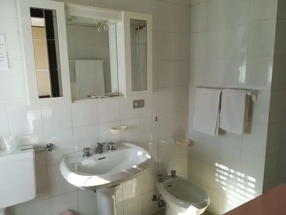 Basic Tek Büyük Yataklı Oda