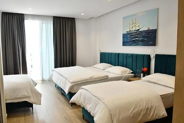 Dört Kişilik Oda, Deniz Manzaralı