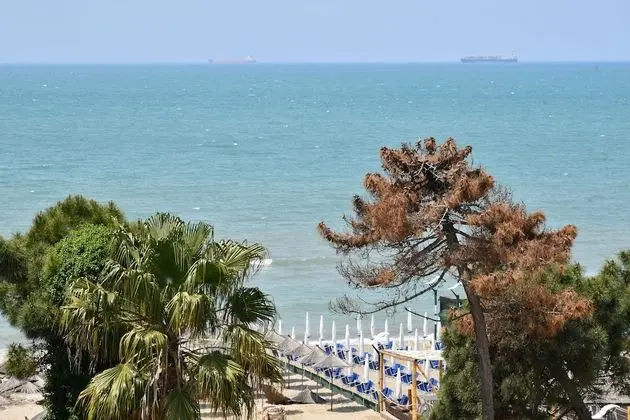 Dört Kişilik Oda, Deniz Manzaralı