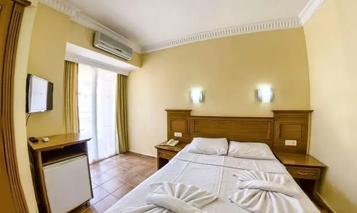 Standard Üç Kişilik Oda