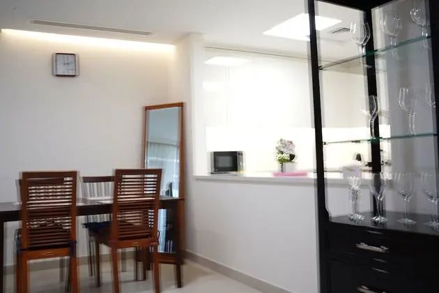 315 Fully Furnished 1BHK Apartment