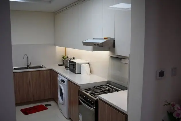 402 Fully Furnished Apartment