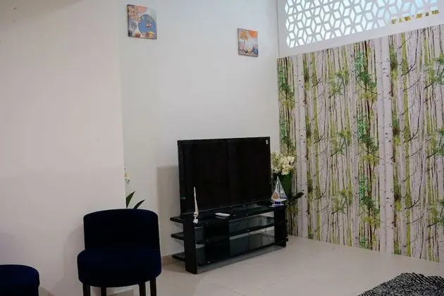 402 Fully Furnished Apartment