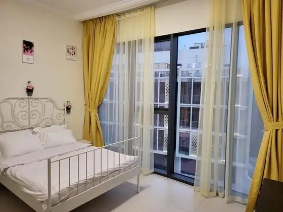 402 Fully Furnished Apartment