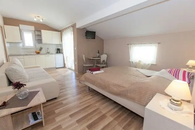 Stüdyo (Mire - SA5(2))