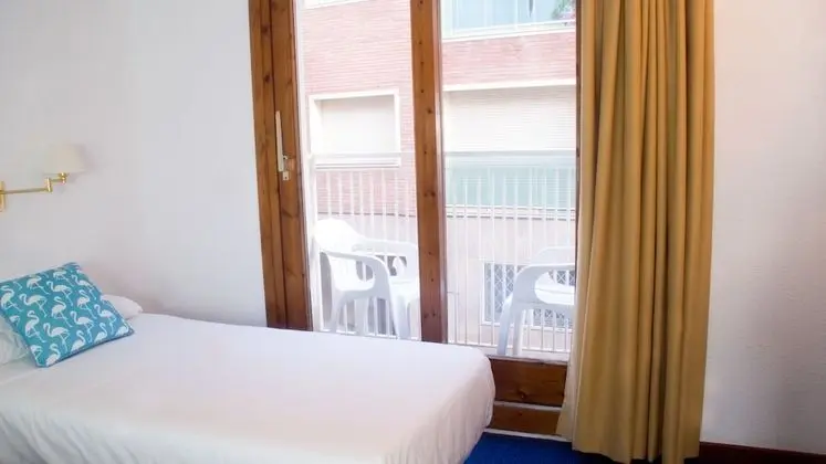 Üç Kişilik Oda, Balkon