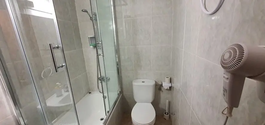 Üç Kişilik Oda, Balkon