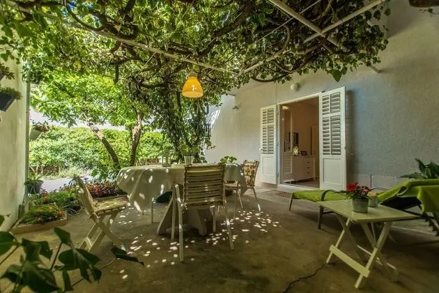 Apart Daire (Miri - with terrace - A1(4))