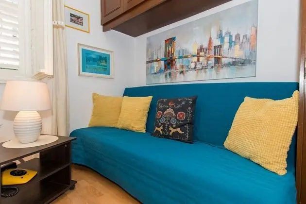 Apart Daire (Miri - with terrace - A1(4))