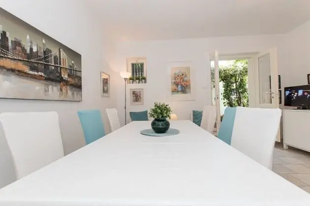 Apart Daire (Miri - with terrace - A1(4))