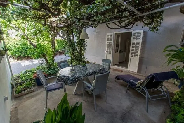 Apart Daire (Miri - with terrace - A1(4))