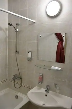 Standard Tek Büyük veya İki Ayrı Yataklı Oda, Balkon