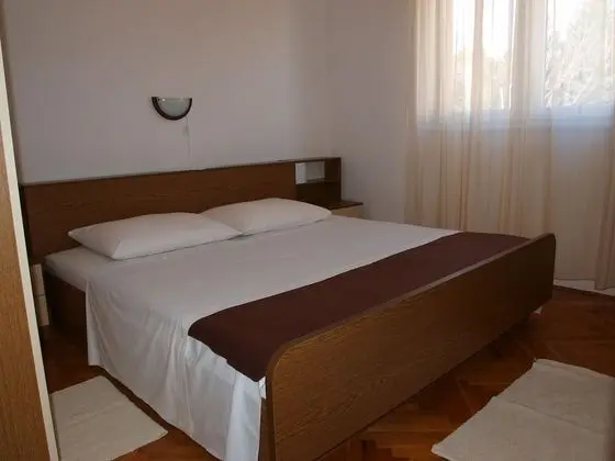 Apart Daire (Mirja - 100m from the beach & parking)