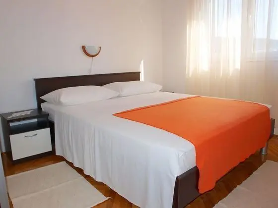 Apart Daire (Mirja - 100m from the beach & parking)