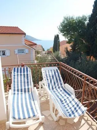 Apart Daire (Mirja - 100m from the beach & parking)
