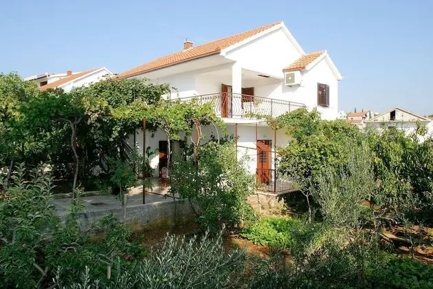 Apart Daire (Mirja - 100m from the beach & parking)