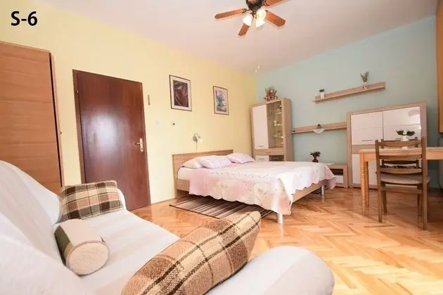 Apart Daire (Mirja - 130 m from sea - A1(8+1))