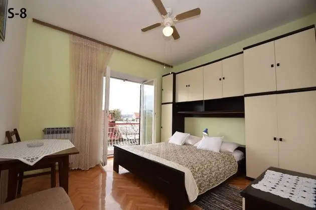 Apart Daire (Mirja - 130 m from sea - A1(8+1))