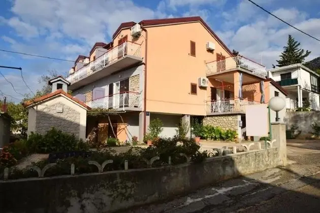 Apart Daire (Mirja - 130 m from sea - A1(8+1))