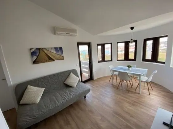 Apart Daire (Mirja - 50 m from beach - A4(2+2))