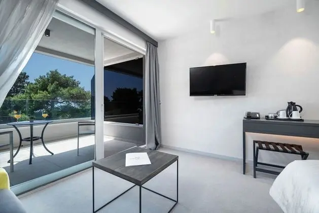 Tek Büyük Yataklı Oda, Kısmi Deniz Manzaralı