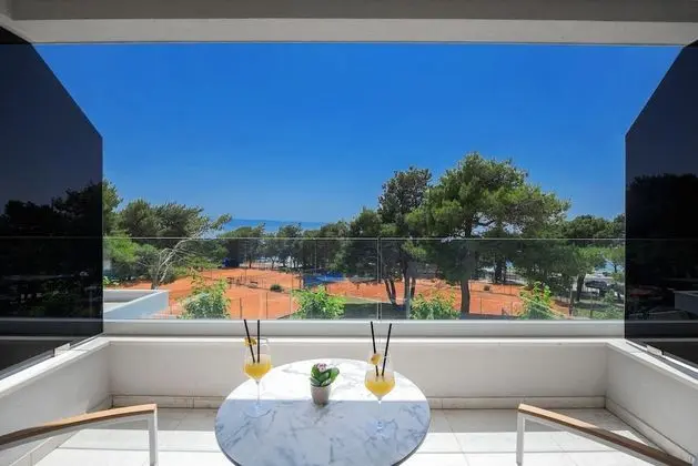 Tek Büyük Yataklı Oda, Kısmi Deniz Manzaralı