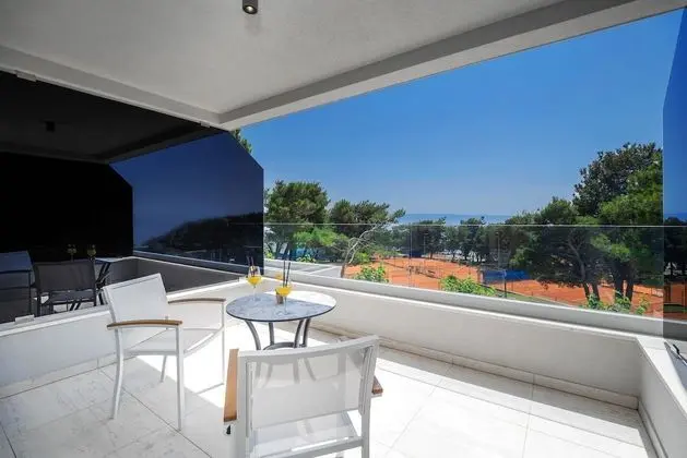 Tek Büyük Yataklı Oda, Kısmi Deniz Manzaralı