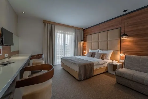 Deluxe Tek Büyük veya İki Ayrı Yataklı Oda, Balkon, Vadi Manzaralı