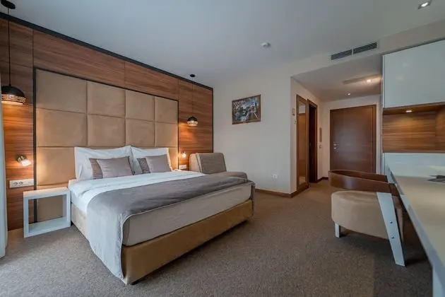 Deluxe Tek Büyük veya İki Ayrı Yataklı Oda, Balkon, Vadi Manzaralı