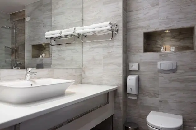 Deluxe Tek Büyük veya İki Ayrı Yataklı Oda, Balkon, Vadi Manzaralı