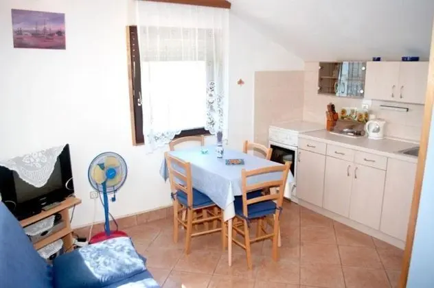 Apart Daire (Mirni - 5 m from sea - A1(2+1))