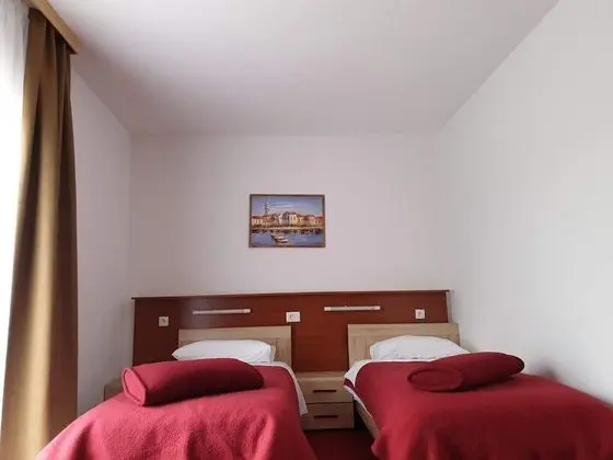 Tek Büyük veya İki Ayrı Yataklı Oda