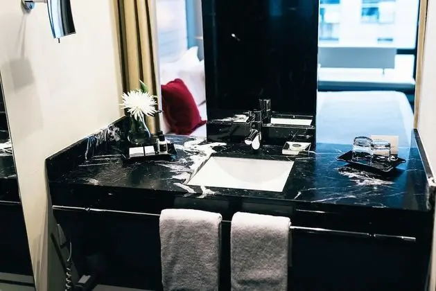 Master Suite Single