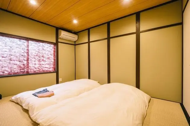 Ev (Private Vacation)