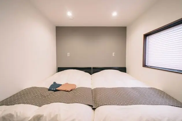 Ev (Private Vacation)
