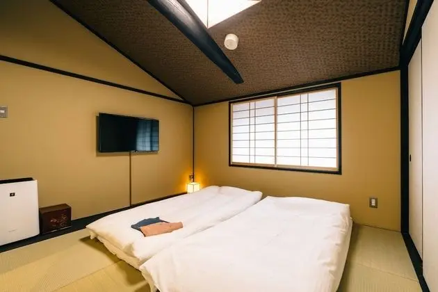 Ev (Private Vacation)