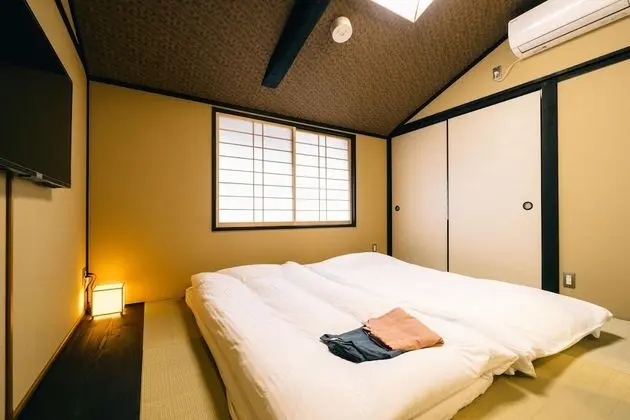 Ev (Private Vacation)
